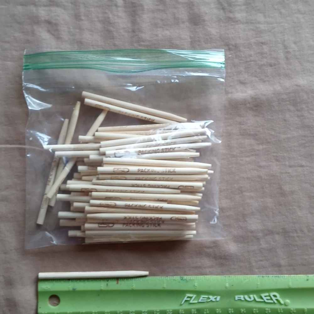 Bag of 78 Round Wooden craft sticks